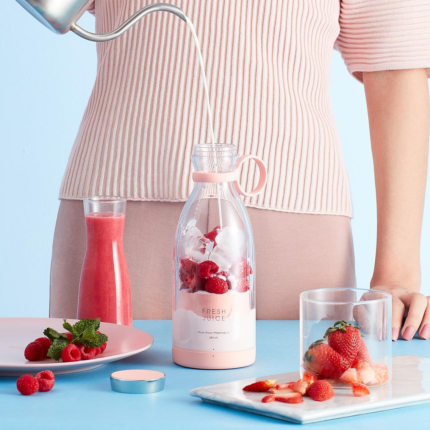 Portable Electric Juicer Blender – USB Rechargeable Mini Smoothie Maker Cup with Stainless Steel Blades